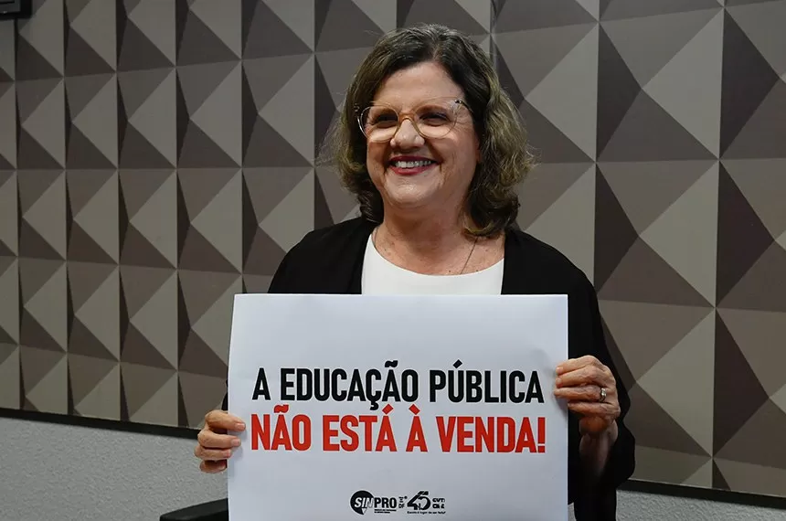 Autora do requerimento para a audiência, a senadora Teresa Leitão comandou o debate Roque de Sá/Agência Senado Fonte: Agência Senado