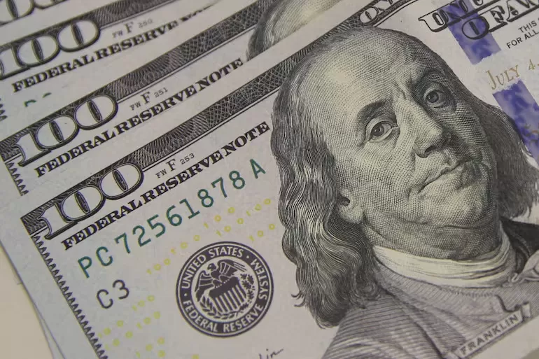 Leilões feitos pelo BC contribuíram para moeda fechar o dia em queda Valter Campanato/Agência Brasil - 8.3.2022