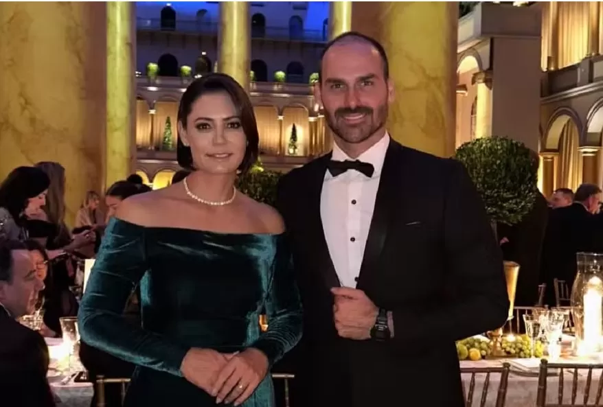 Michelle e Eduardo Bolsonaro ficam fora do Capitólio durante posse de Trump — Foto: Reprodução/Redes sociais