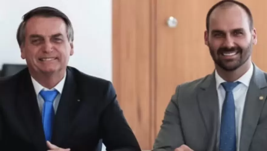Jair e Eduardo Bolsonaro — Foto: Reprodução redes sociais