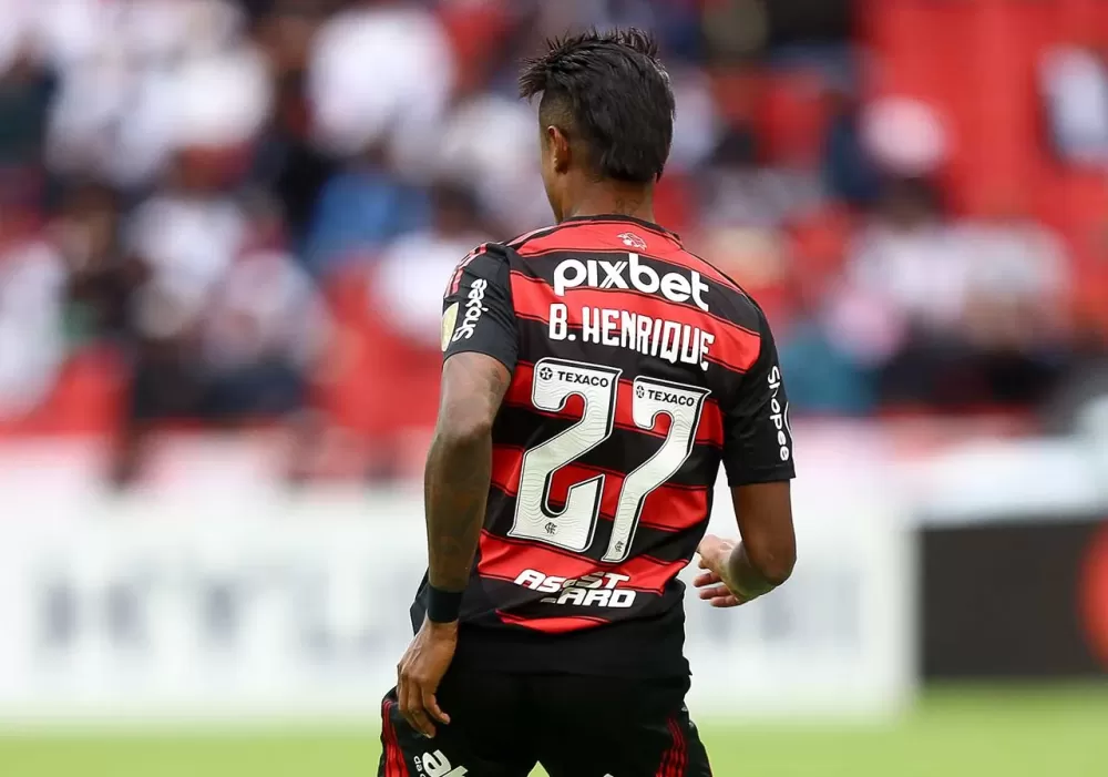 Bruno Henrique em ação com a camisa do Flamengo ao longo da temporada - Foto: Gilvan de Souza/Flamengo