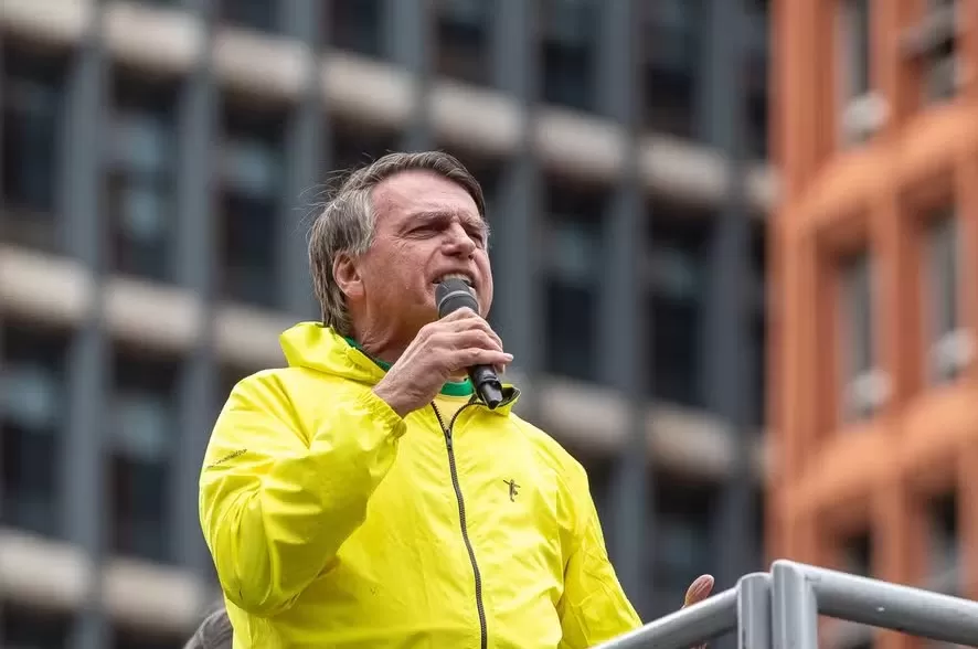 Jair Bolsonaro durante ato na Avenida Paulista a favor da anistia para os condenados pelo 8 de janeiro — Foto: Edilson Dantas/Agência O Globo