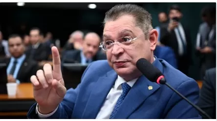 Sóstenes Cavalcante, líder do PL, tenta convencer deputados a tirarem CPIs da pauta TON MOLINA/FOTOARENA/ESTADÃO CONTEÚDO — 06.05.2025