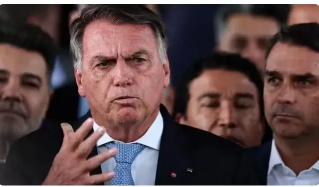 mprensa internacional destacou tensão política no Brasil e cenário eleitoral para 2026 depois que Bolsonaro virou réu, acusado de tentativa de golpe de Estado — Foto: REUTERS via BBC