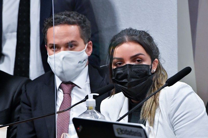 Após afirmar à CPI que não estava em condições de responder aos questionamentos, a diretora-executiva da Precisa Medicamentos, Emanuela Medradesa teve novo depoimento marcado para as 9h desta quarta (14) - Waldemir Barreto/Agência Senado