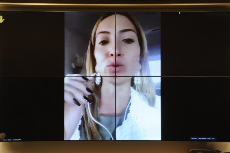 Greyce Elias, relatora do grupo de trabalho - (Foto: Gustavo Sales/Câmara dos Deputados)