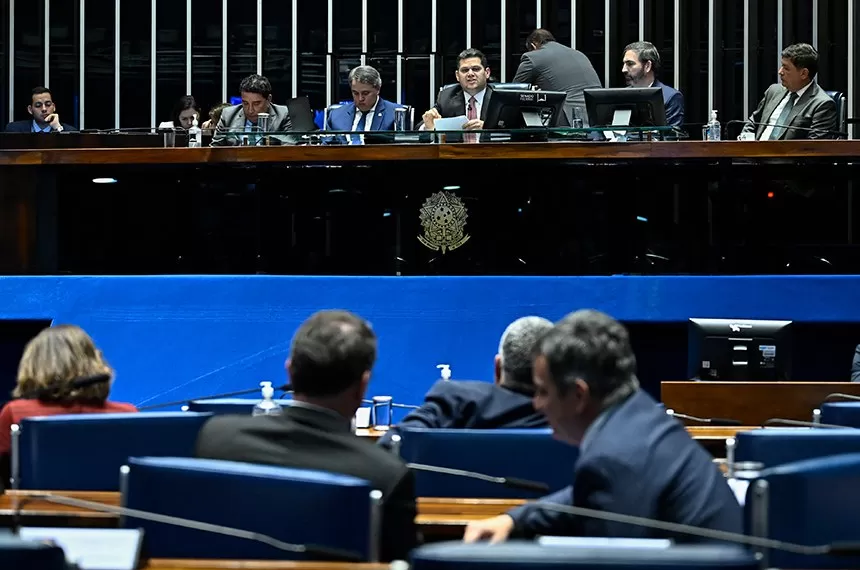 Mudança já será aplicada na próxima eleição, quando a Câmara receberá 18 deputados a mais Andressa Anholete/Agência Senado Fonte: Agência Senado