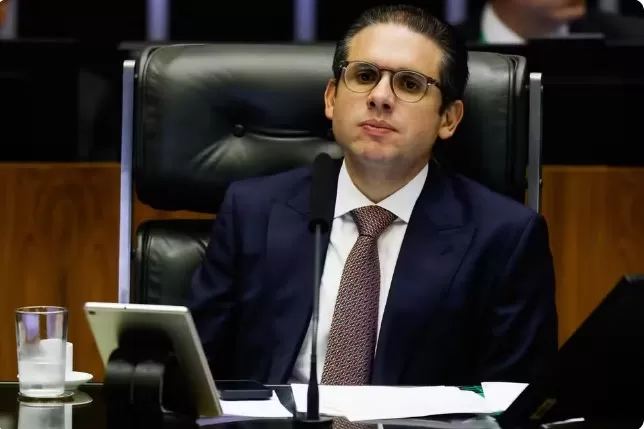 O presidente da Câmara, deputado Hugo Motta (Republicanos-PB), no plenário da Casa. — Foto: Wilton Junior/Estadão Conteúdo