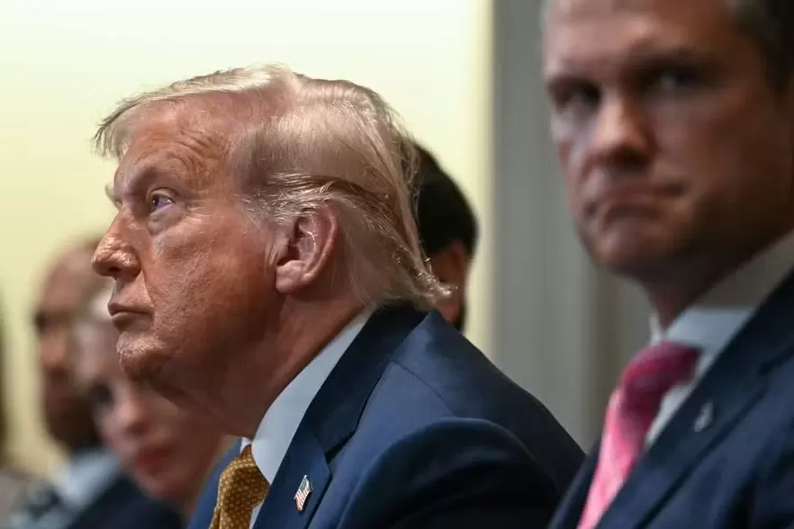 Presidente dos EUA, Donald Trump, durante reunião de Gabinete na Casa Branca — Foto: ANDREW CABALLERO-REYNOLDS / AFP