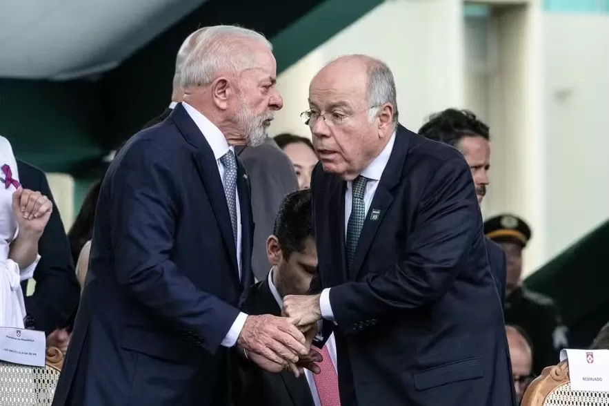 Presidente Lula e Mauro Vieira — Foto: Brenno Carvalho / Agência O Globo