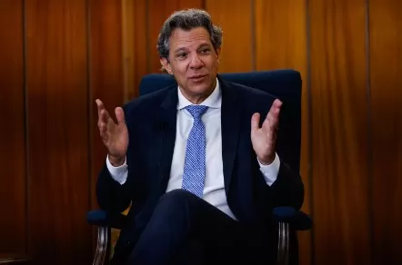 Haddad discutiria tarifaço com representante dos EUA, mas reunião foi cancelada