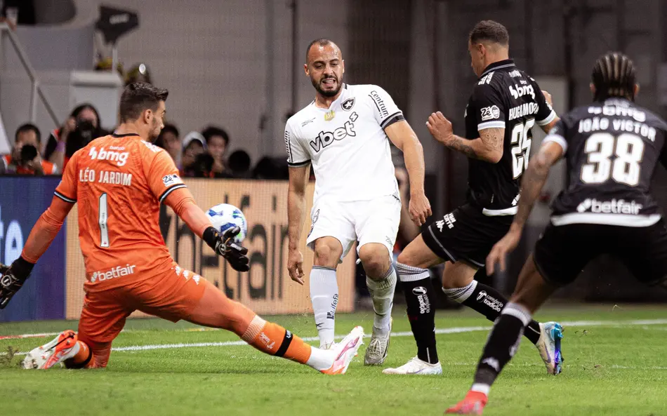 Lance do jogo entre Vasco e Botafogo pelo Brasileirão (Foto: Mateus Dutra/AGIF