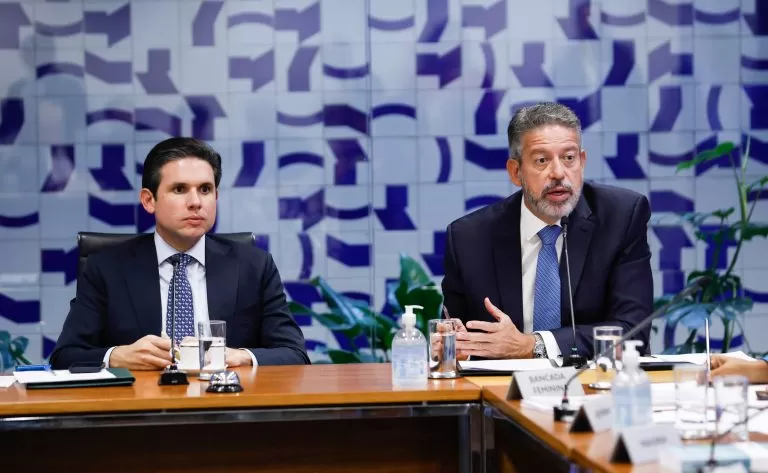 Hugo Motta e Arthur Lira na reunião do Colégio de Líderes Fonte: Agência Câmara de Notícias