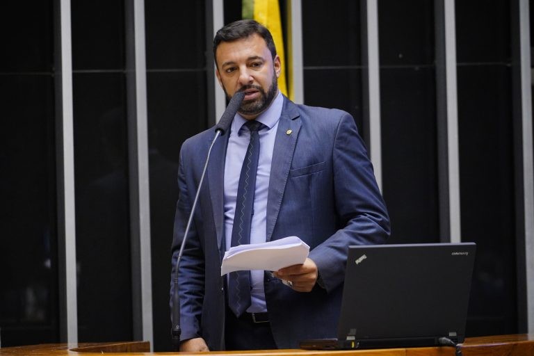 Luiz Lima: objetivo da data é ??divulgar os benefícios do esporte - (Foto: Pablo Valadares/Câmara dos Deputados)