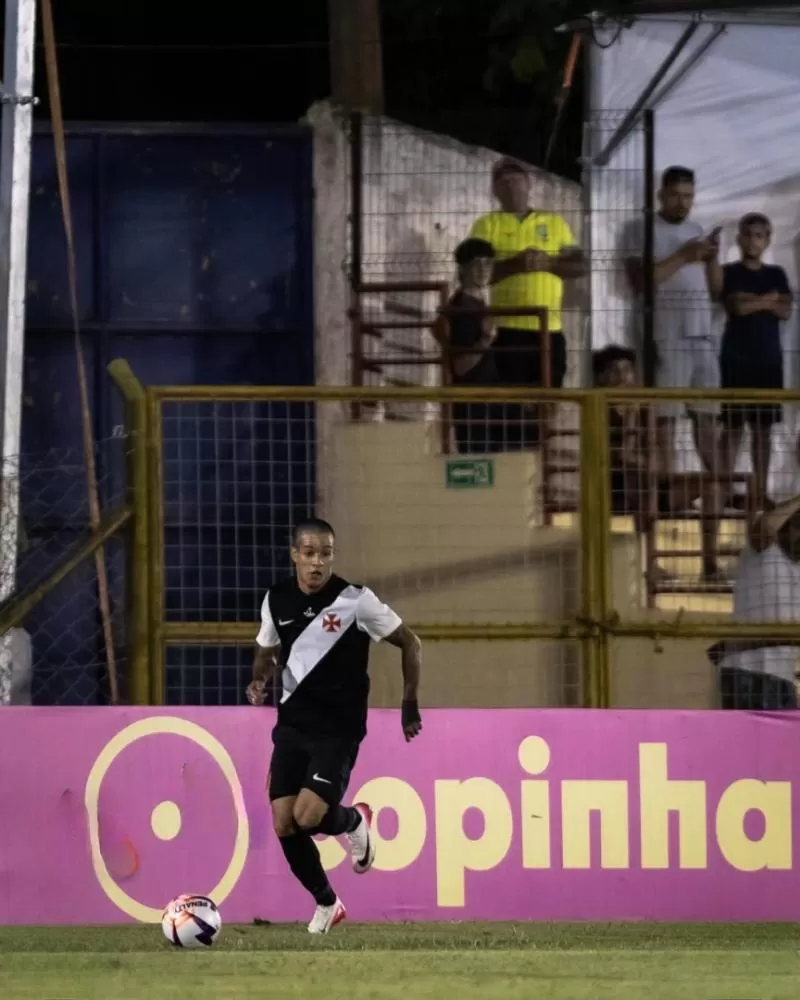 Luiz Lócio em ação pelo Vasco — Foto: Reprodução