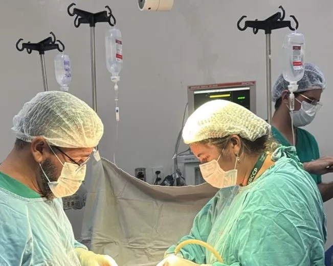 Um dos 20 procedimenros cirúrgicos realizados neste fim de semana no Hospital de Patos