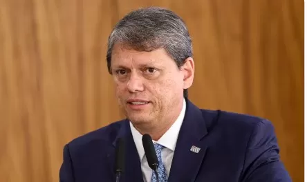 Tarcísio deve visitar o ex-presidente Bolsonaro nesta quinta-feira (29), na Papudinha Marcelo Camargo/Agência Brasil - Arquivo