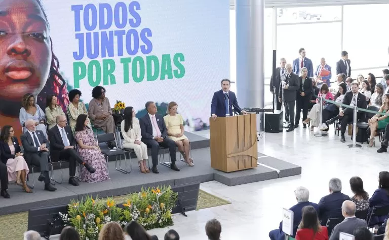 Motta discursa na cerimônia Fonte: Agência Câmara de Notícias