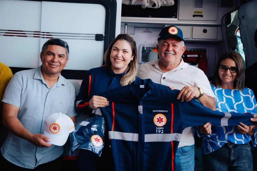 Saúde de Patos fortalece o SAMU com novas ambulâncias e entrega de fardamentos
