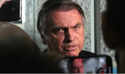 Bolsonaro cumpre prisão domiciliar e está proibido de utilizar celulares Tânia Rêgo/Agência Brasil