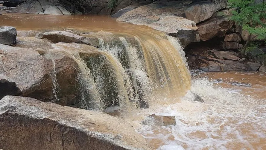  Leito do afluente do Rio da Cruz na cidade de Mãe D' Água - PB