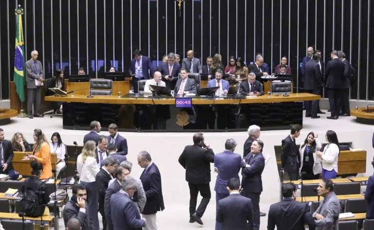 Congresso reúne-se nesta quinta-feira e pode decidir sobre veto de Lula ao PL da Dosimetria