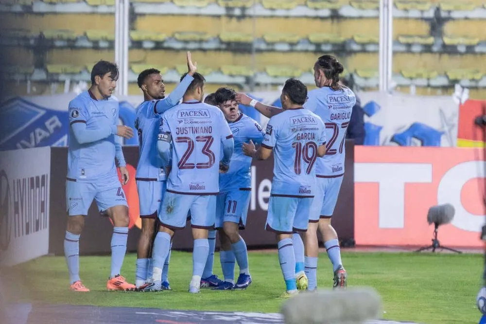 Jogadores do Bolívar celebram o primeiro dos dois gols de Robson Matheus. Foto: Divulgação / Conmebol