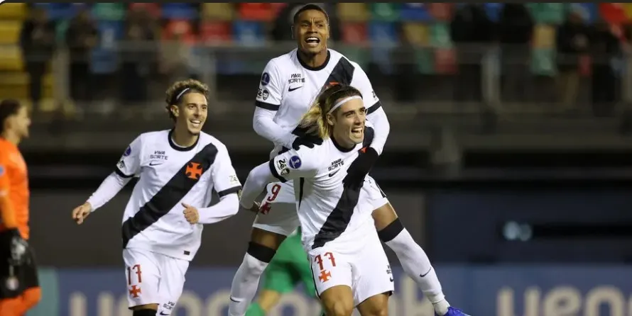 imagem cameraSpinelli comemora gol de empate do Vasco (Foto: Raul Bravo/AFP)