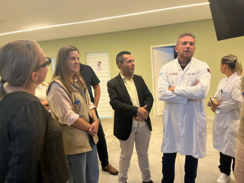 Secretária conheceu estrutura e dinâmica de funcionamento do hospital