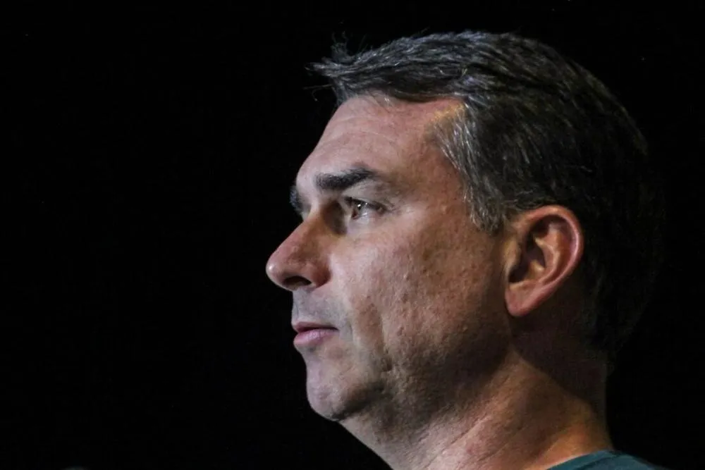 O senador brasileiro e pré-candidato à presidência, Flávio Bolsonaro - Foto: Vitor Souza / AFP