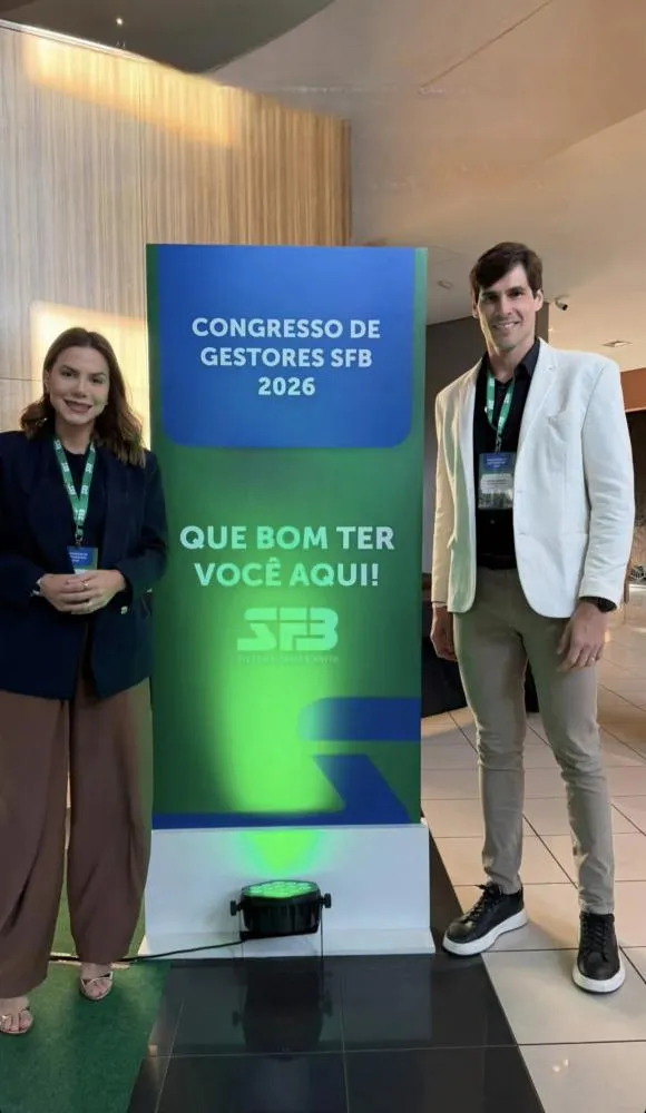 Os diretores do Colégio Autêntico de Patos, Amanda Toscano e Bruno Queirós, marcam presença no Congresso de Gestores SFB 2026, em São Paulo, buscando novas práticas e inovação para a educação na Paraíba.
