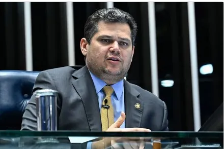 Alcolumbre disse que quer aperfeiçoar a PEC do fim da 6x1 no Senado Waldemir Barreto/Agência Senado - Arquivo