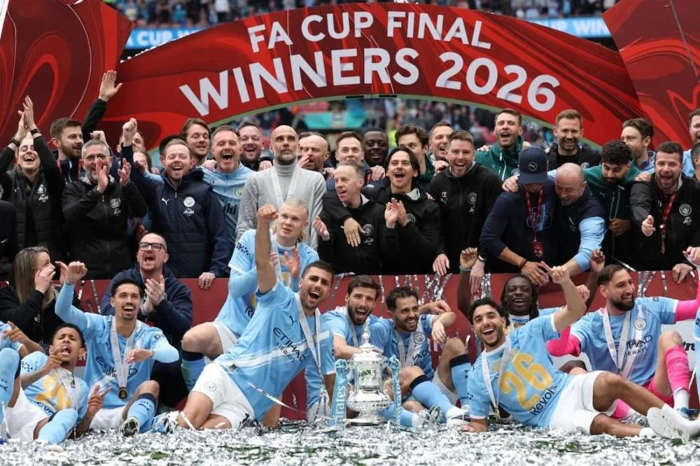 Equipe do Manchester City - Foto: ADRIAN DENNIS / AFP