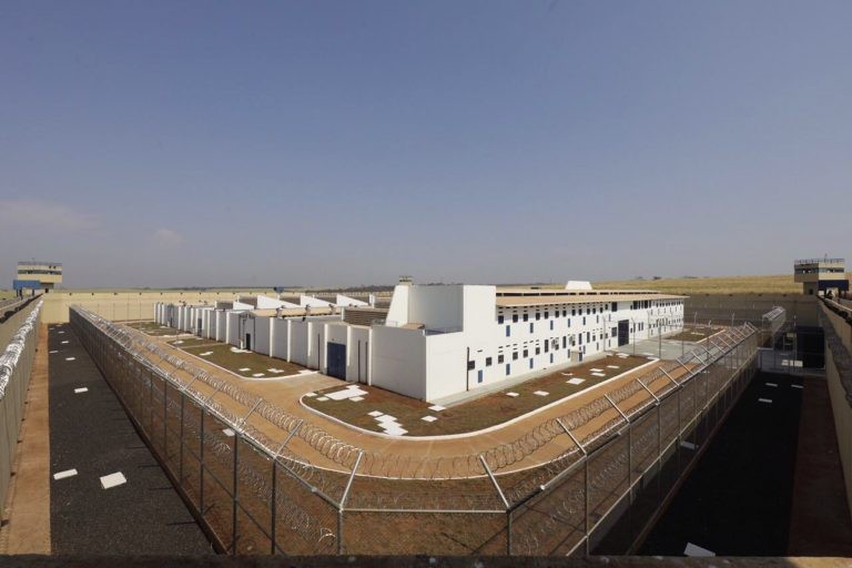 Entre as medidas que poderão ser adotadas está a restrição de sobrevoos e sinal de celular - (Foto: Divulgação/Governo de São Paulo)