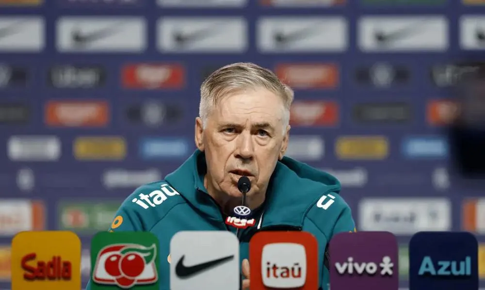 Carlo Ancelotti anuncia escalação da seleção brasileira para amistoso contra Panamá, em 30/05/2026 - Foto: Rafael Ribeiro/CBF