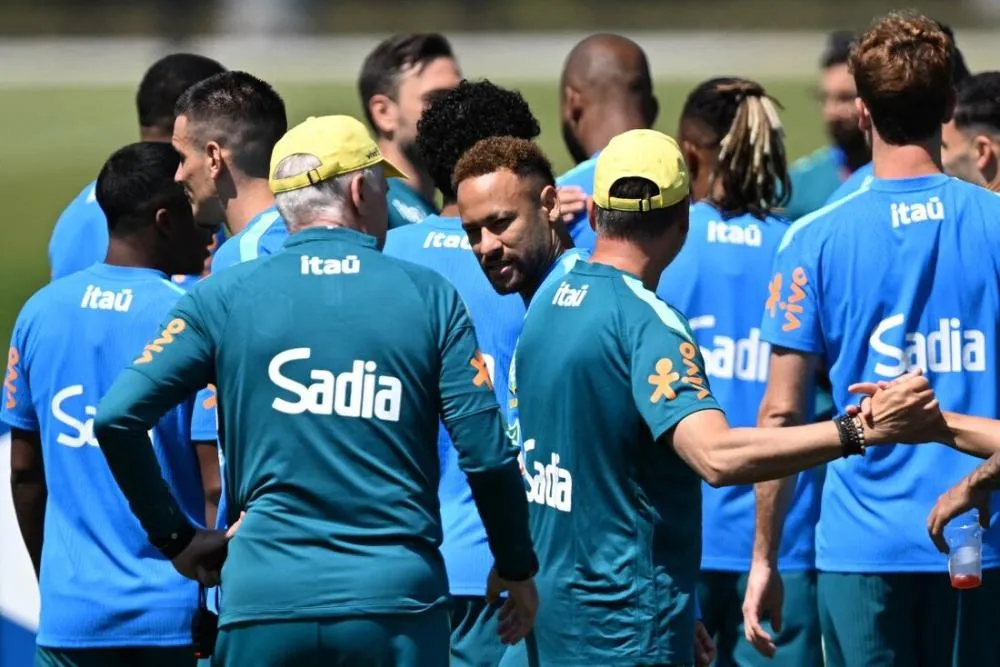 Neymar durante treino deste domingo (21) pela Seleção Brasileira - Foto: Mauro Pimentel / AFP