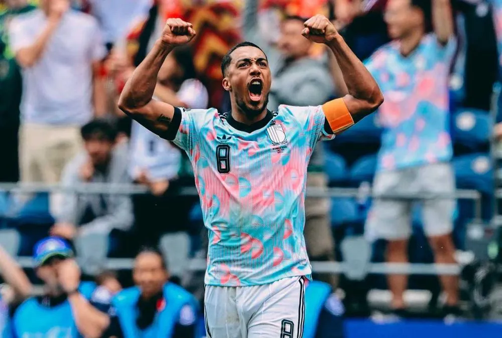 Tielemans foi decisivo para a classificação da Bélgica para as oitavas de final - - Foto: Divulgação / RBFA