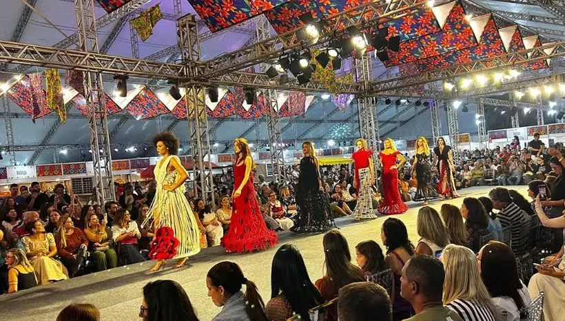 Moda, artesanato e identidade paraibana foram destaque no desfile “Tramas Arretadas”, em CG; participantes e público comentam o sucesso