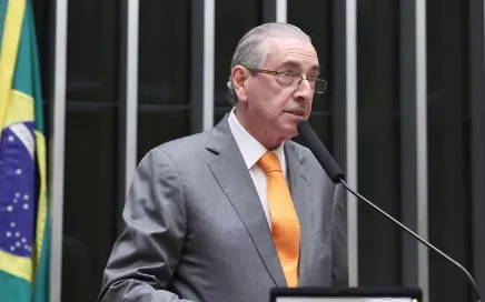 Dino manda bloquear até R$ 6 mi de Eduardo Cunha por direcionar emendas mesmo sem mandato