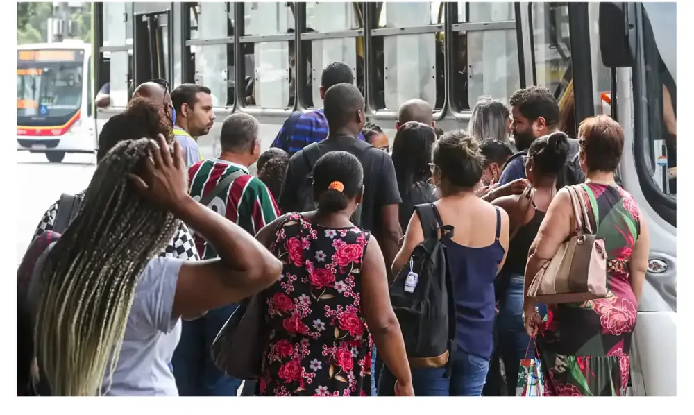 FGV: 69,1% dos trabalhadores conseguiram pagar contas essenciais no 2º trimestre - Foto: Tânia Rego/Agência Brasil