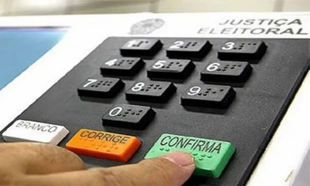 Votação com urna eletrônica - Foto: TSE/Divulgação