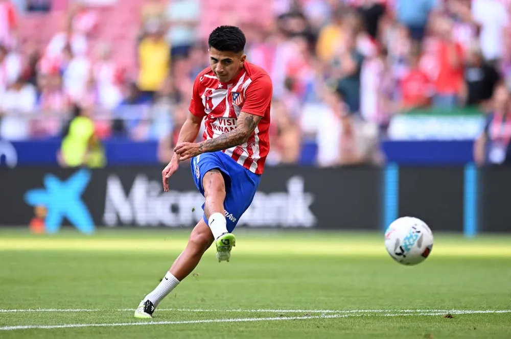 Almada não deve permanecer no Atlético de Madrid na próxima temporada - Foto: Denis Doyle/Getty Images