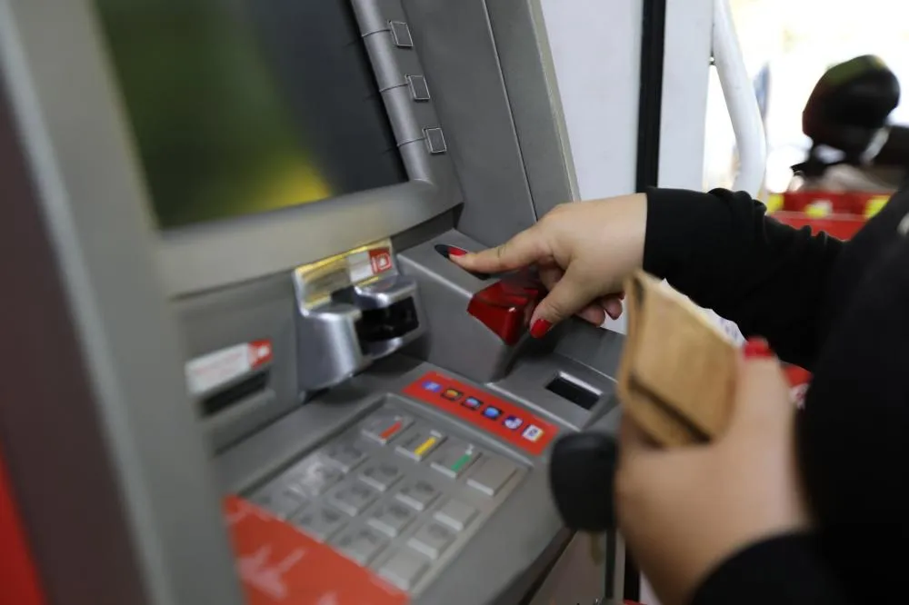 Pagamento do funcionalismo público referente a julho começa nesta quinta-feira (30).