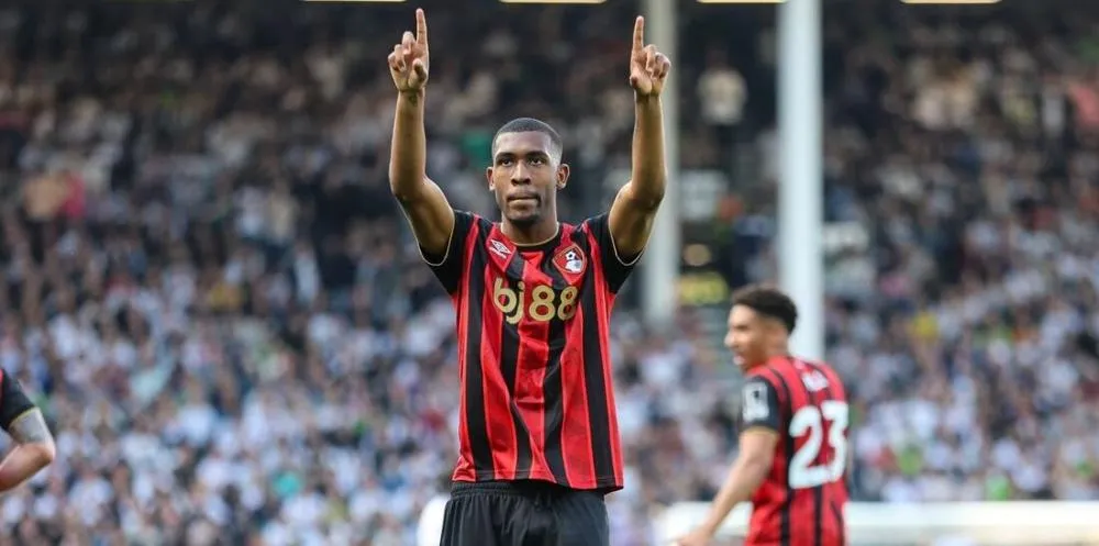 Rayan é alvo no mercado de transferências - Foto: Divulgação/Bournemouth