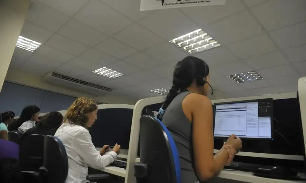 Ao todo, foram 329.451 vítimas atendidas, número que demonstra que muitas vezes as mulheres precisam voltar para mais de um atendimento - Foto: José Cruz/Agência Brasil