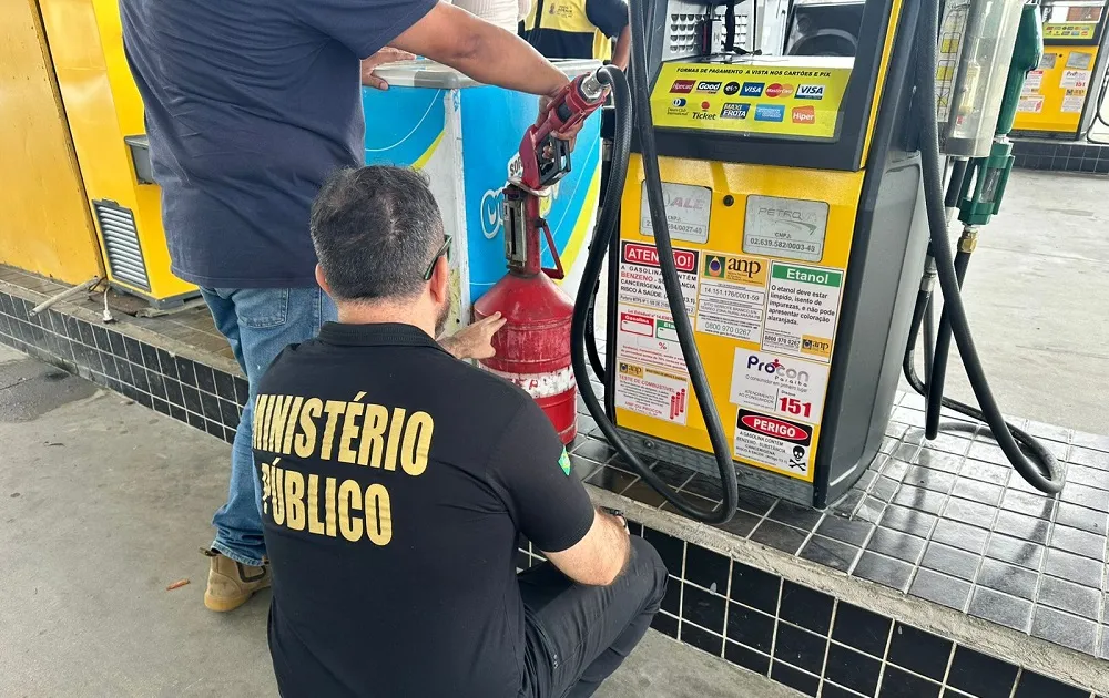 MP-Procon autua seis postos de combustíveis durante fiscalização em três municípios paraibanos