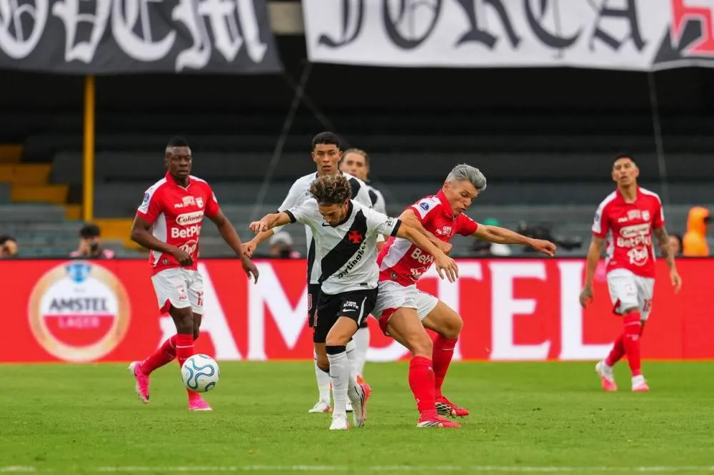 Santa Fe e Vasco ficam no 0 a 0 pela Copa Sul-Americana. Faltou gol. Mas foi um jogo emocionante. Foto: Divulgação / Conmebol