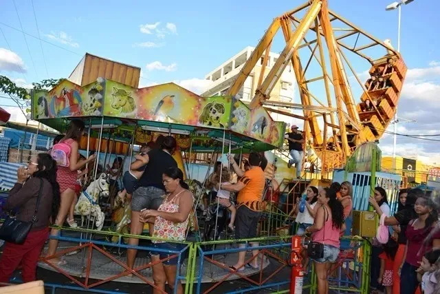 Prefeitura de Patos garante ingressos dos parques da Festa de Setembro aos alunos da rede municipal nos dias 15 e 16