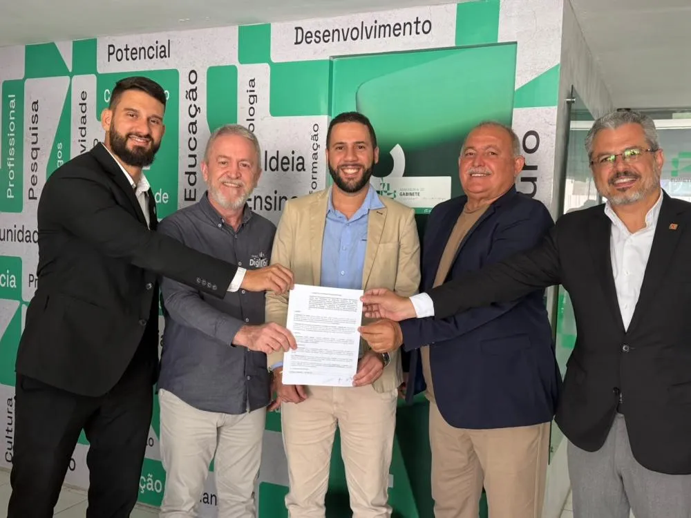 Prefeitura de Patos firma acordo de cooperação com Farol Digital para fortalecer inovação e startups