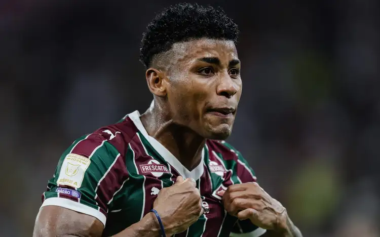 Hércules comemora gol pelo Fluminense (Foto: Marcelo Gonçalves/Fluminense)